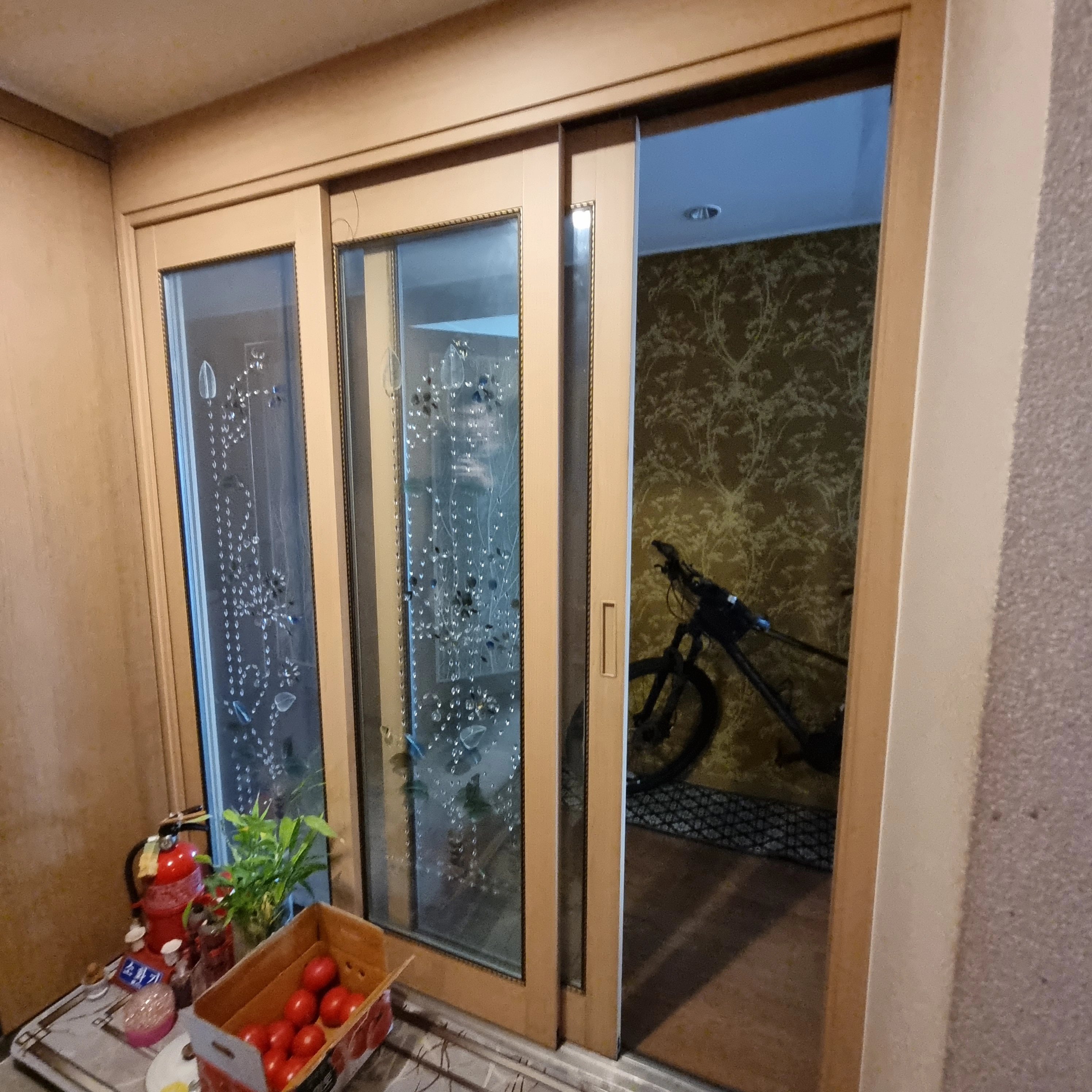 현관 중문수리 작업 사례