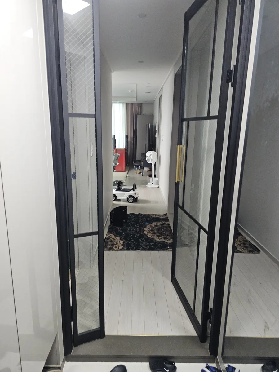 중문 문짝 분리 작업