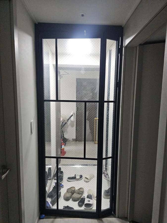 중문 철거 이미지